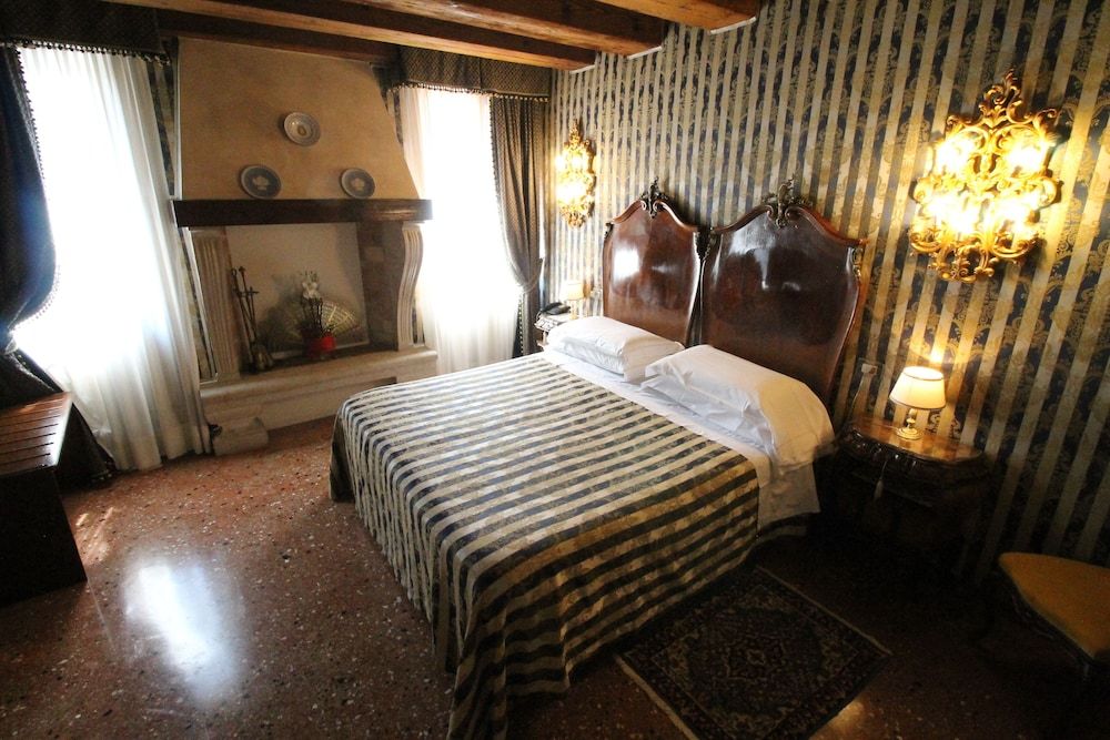 undefined Hotel Palazzo Abadessa 2