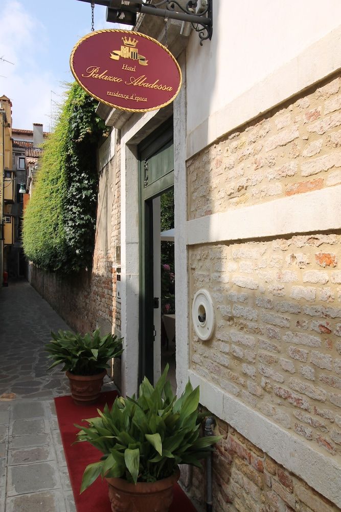 undefined Hotel Palazzo Abadessa 8