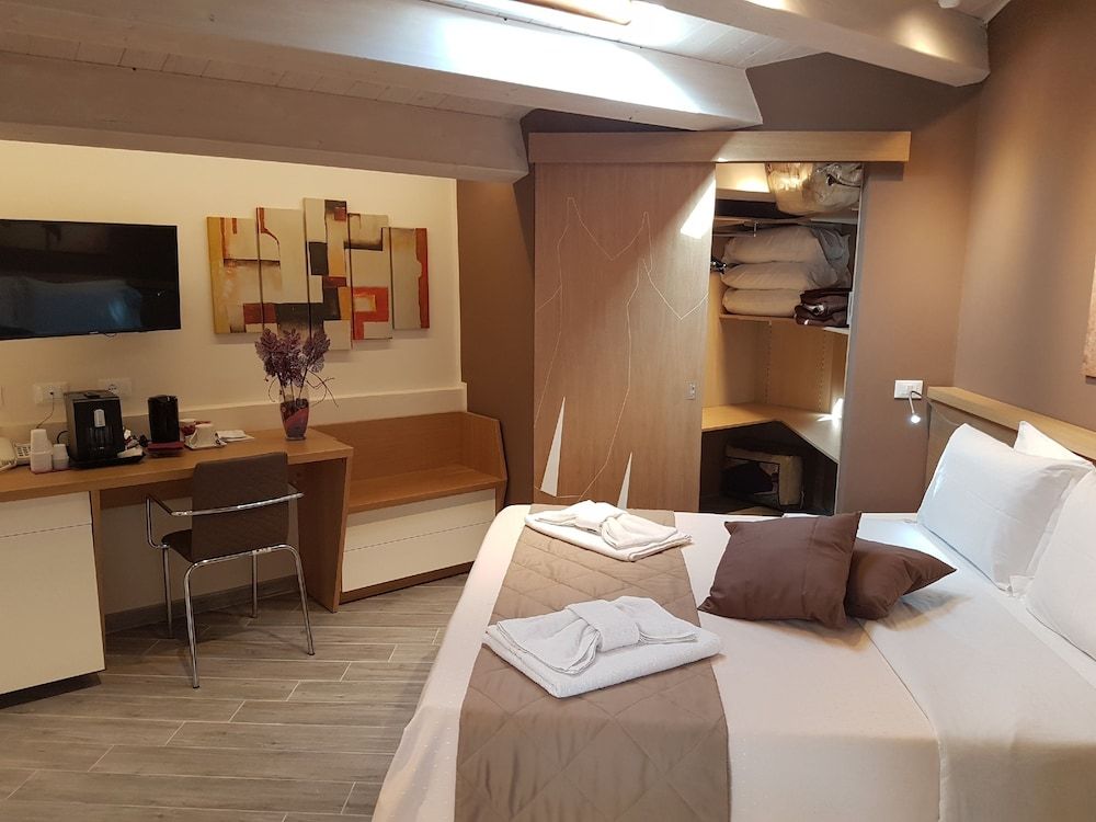 Hospitality Hotel Suite, Terrace, Garden Area 2