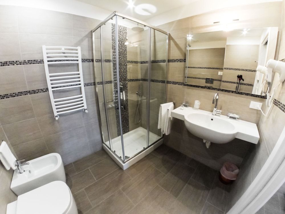 Bed Milano Linate Deluxe Double Room 4