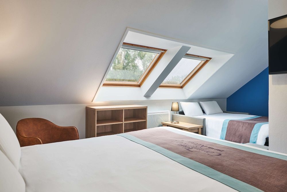 Kyriad Lille - Mons En Baroeul Superior Room, 1 Double Bed with Sofa bed 6