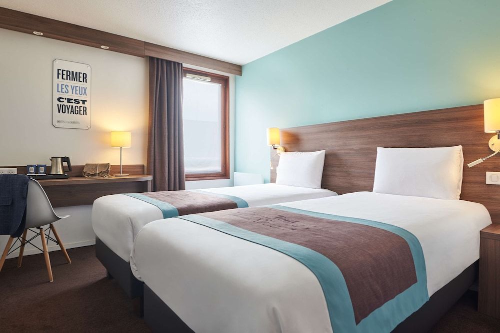 Kyriad Lille - Mons En Baroeul Standard Room, 2 Twin Beds 4