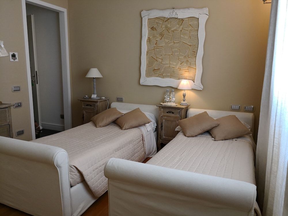 Superior Double Room, Multiple Beds, Poolside
