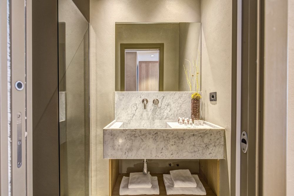 G55 Design Hotel Superior Double Room, 1 Queen Bed 10