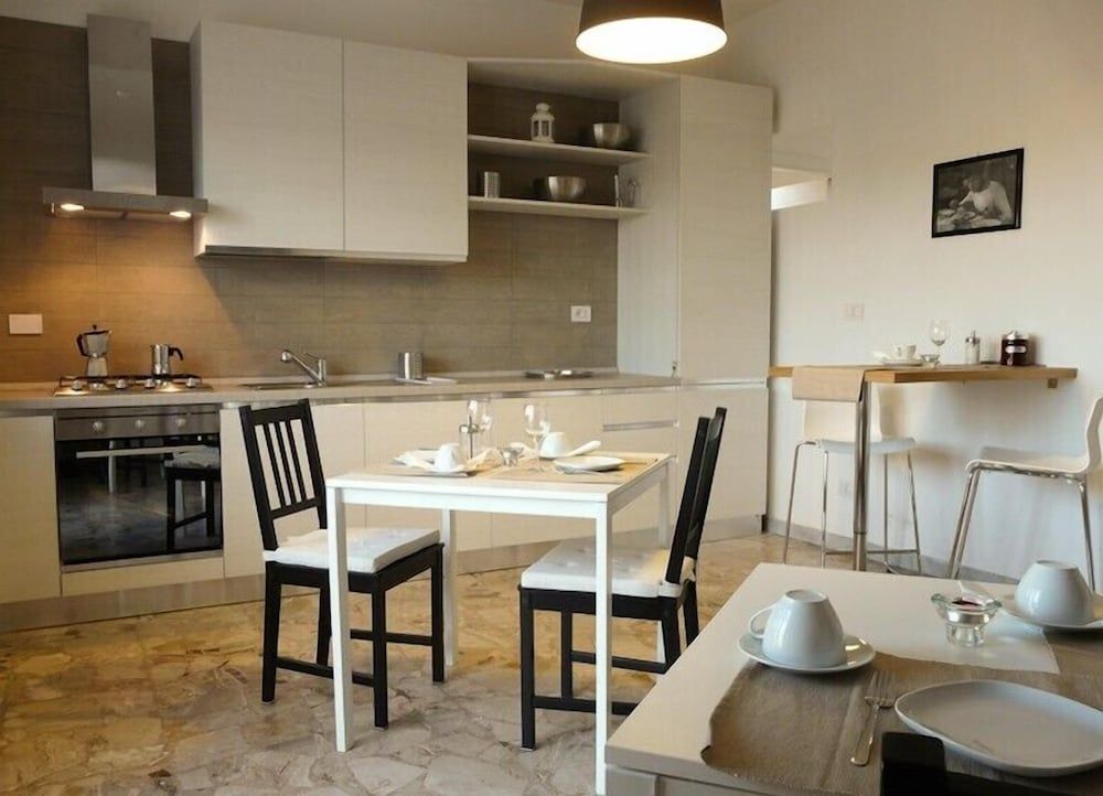 undefined Atticoromantica 6