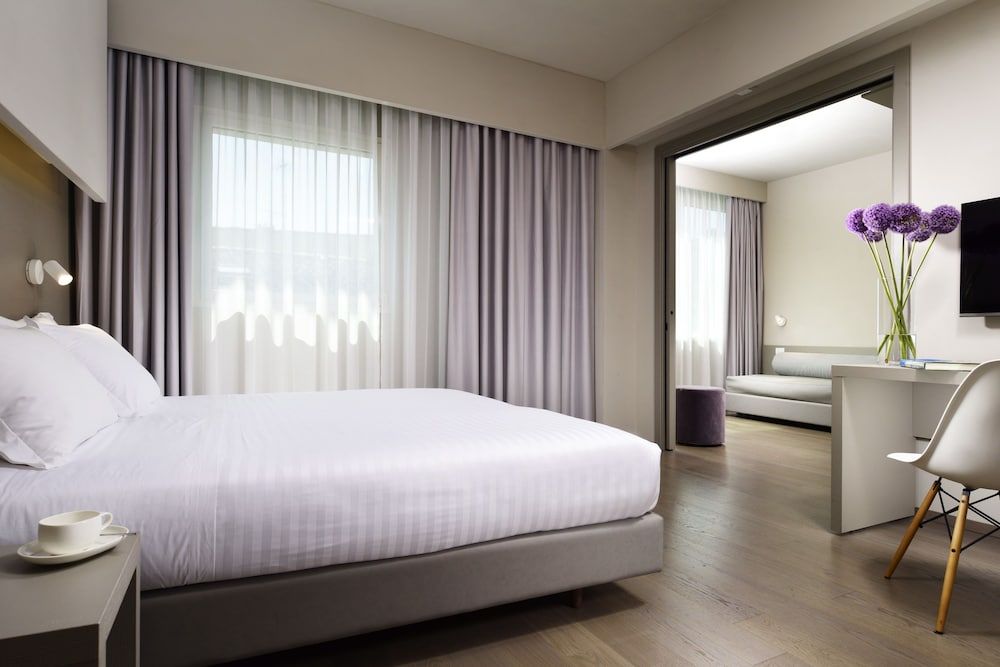 undefined Glance Hotel In Florence 2