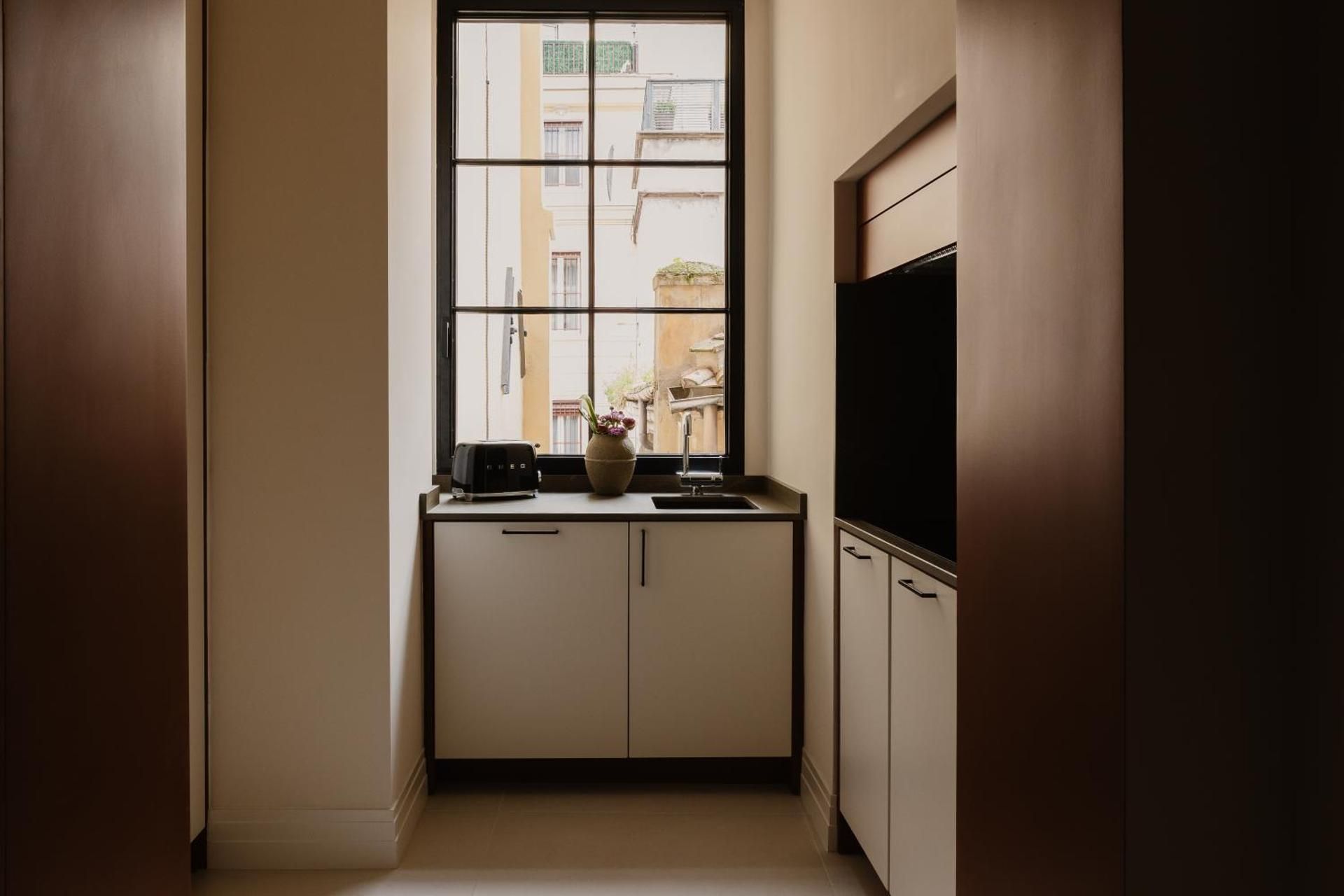 Two-Bedroom Suite - Separate Building (Piazza di Spagna, 31)