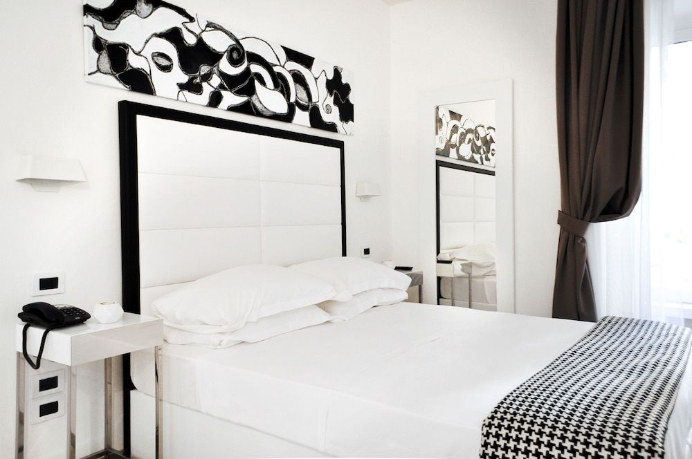 undefined LHP Suite Termini 2