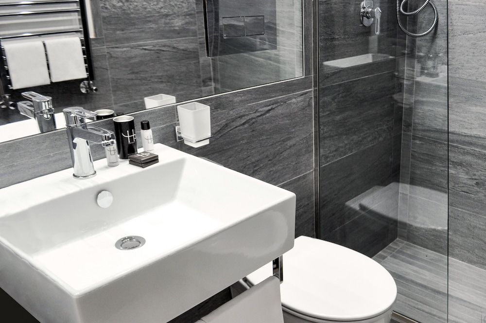 undefined LHP Suite Termini 10