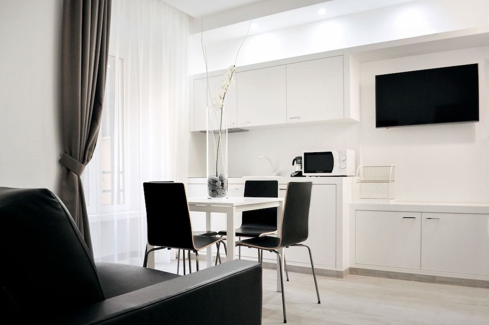 undefined LHP Suite Termini