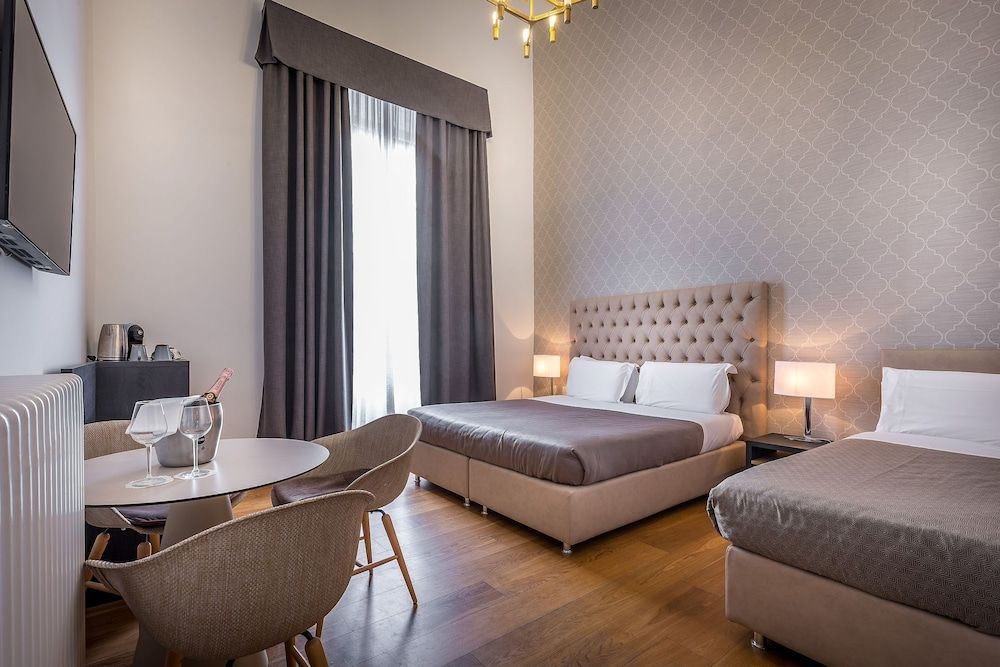 Residenza D'Epoca Al Numero 8 Superior Triple Room