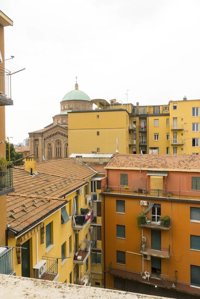 undefined Residence Railway 6