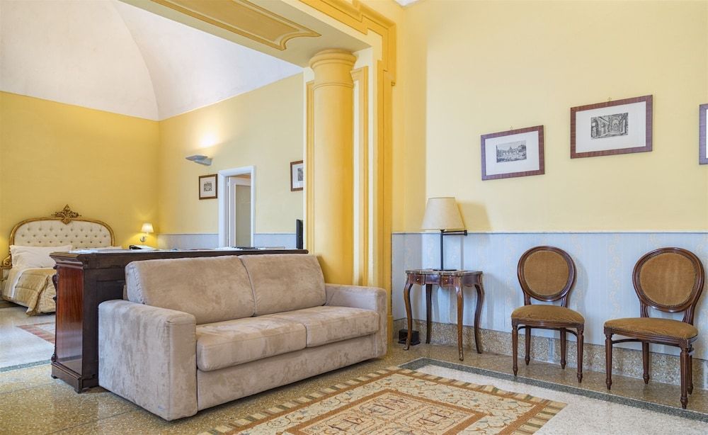 Villa Signorini Events & Hotel Junior Suite, 1 Double Bed with Sofa bed 2