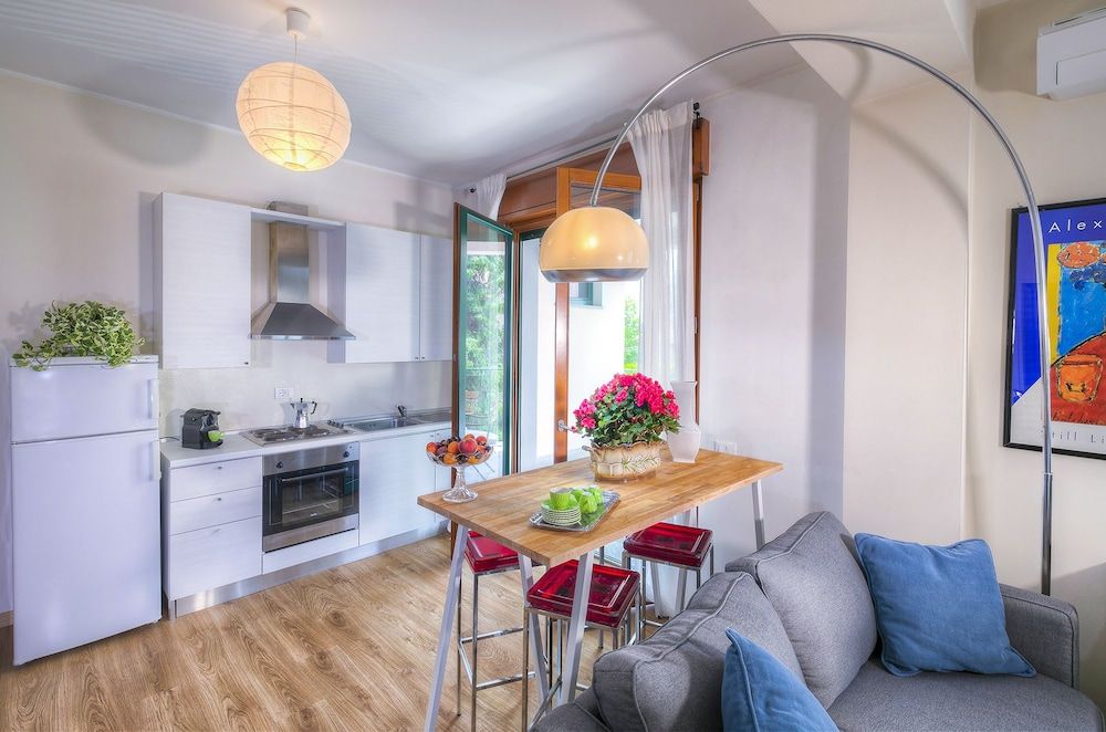 Rita's Garden Studio, Terrace 4