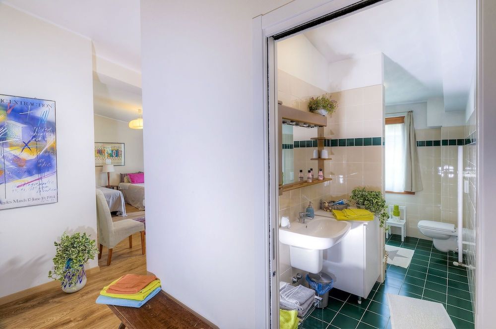 Rita's Garden Studio, Balcony 2