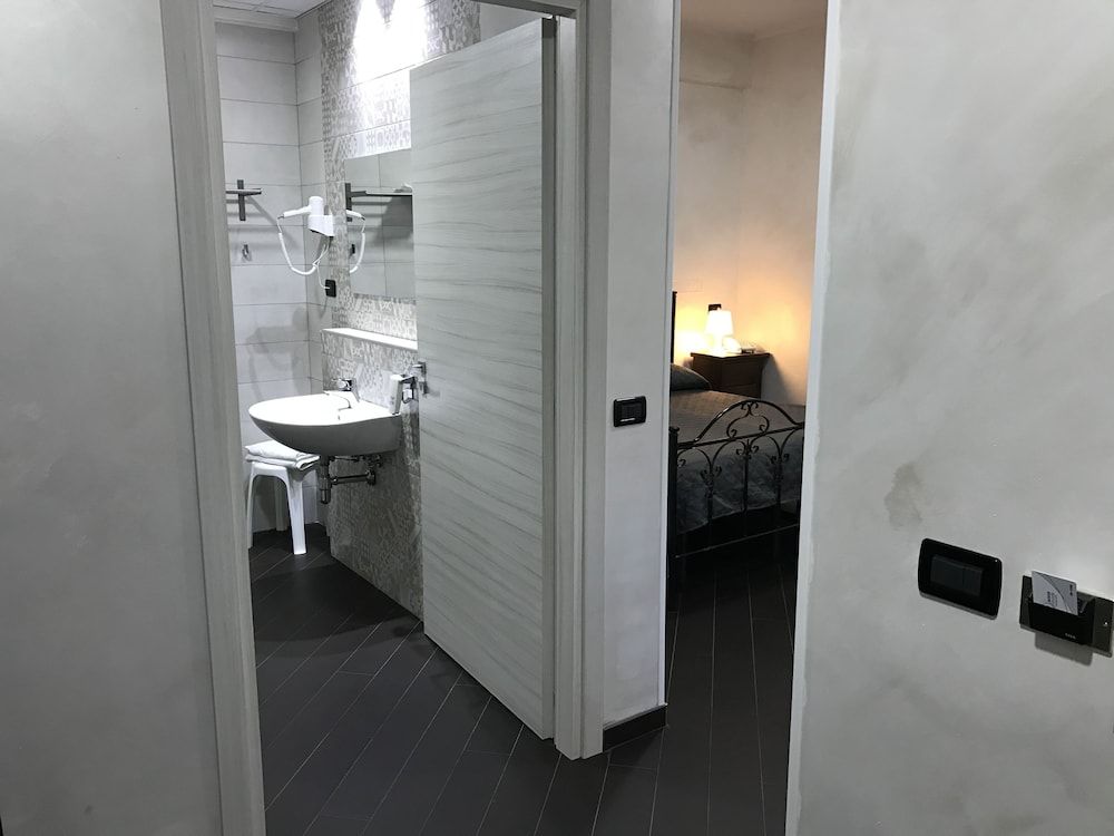 Hotel Toscano Double or Twin Room 10