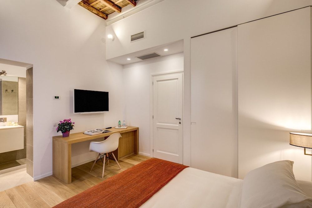 undefined Dopodomani Suite 2