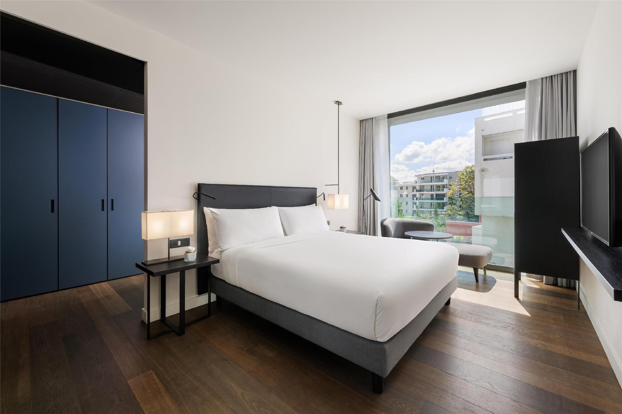King Deluxe Room with City View