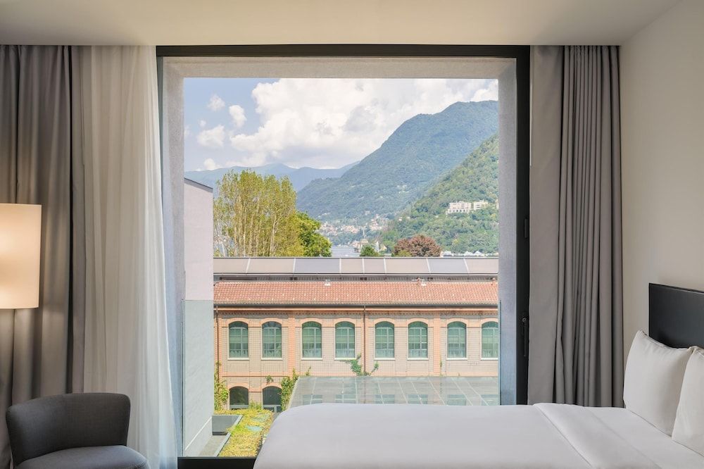 undefined Hilton Lake Como 9