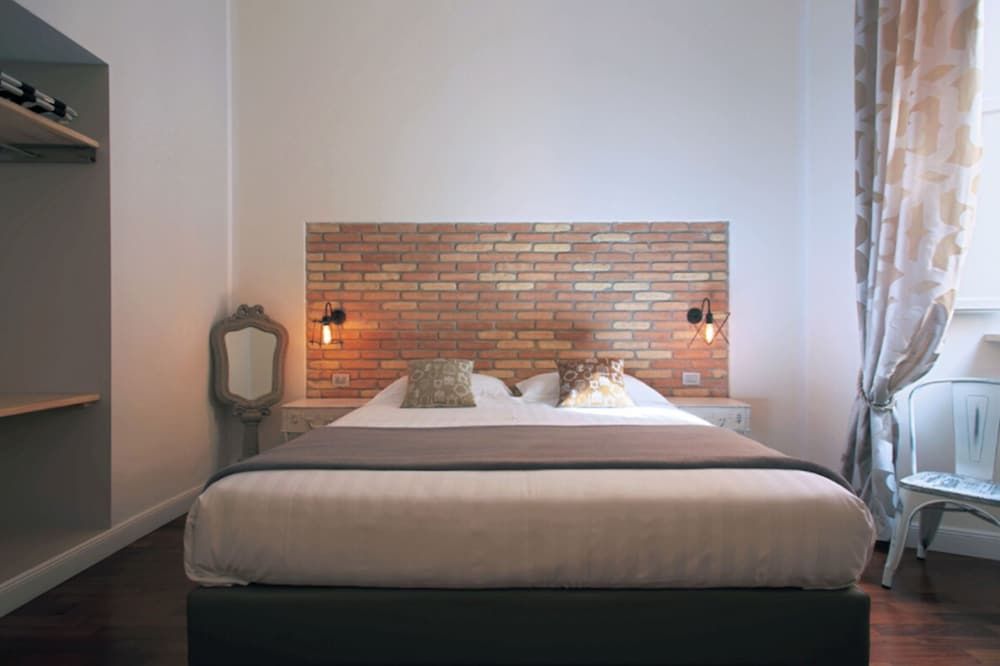 Spagna Ave Deluxe Double Room, Annex Building (Via Rasella, 148)