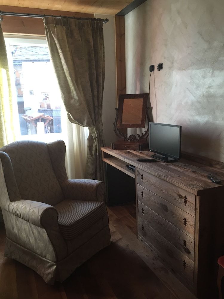 Hotel Chaberton Double or Twin Room 15