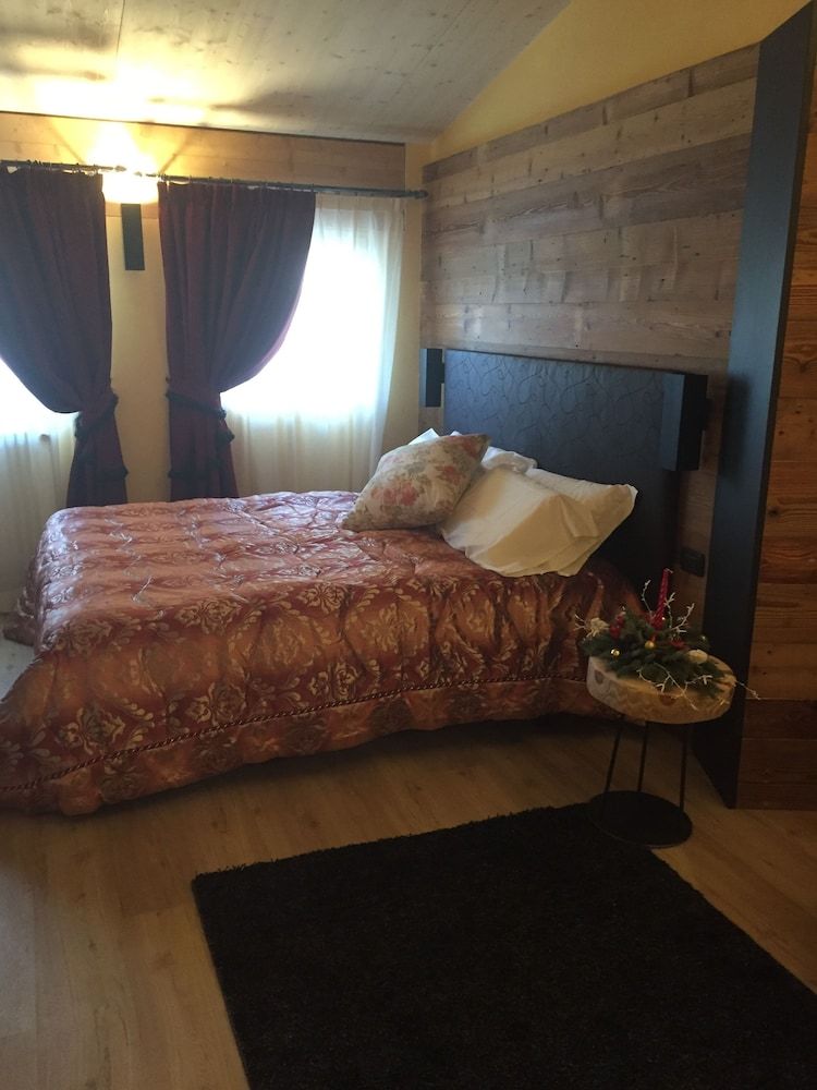 Hotel Chaberton Double or Twin Room 7