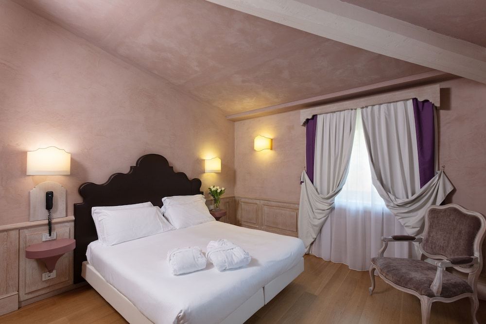 Villa Lattanzi Superior Double or Twin Room, 1 Bedroom, Non Smoking, Park View 2