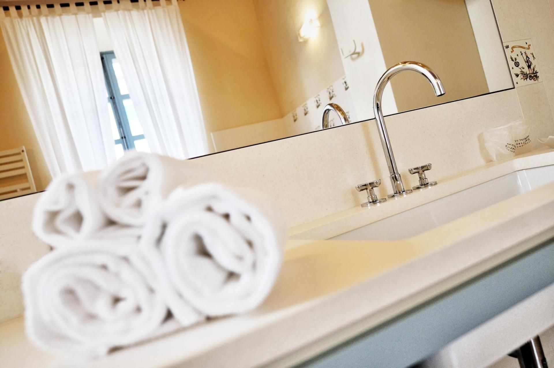 Castello di Monterado Deluxe Suite 3