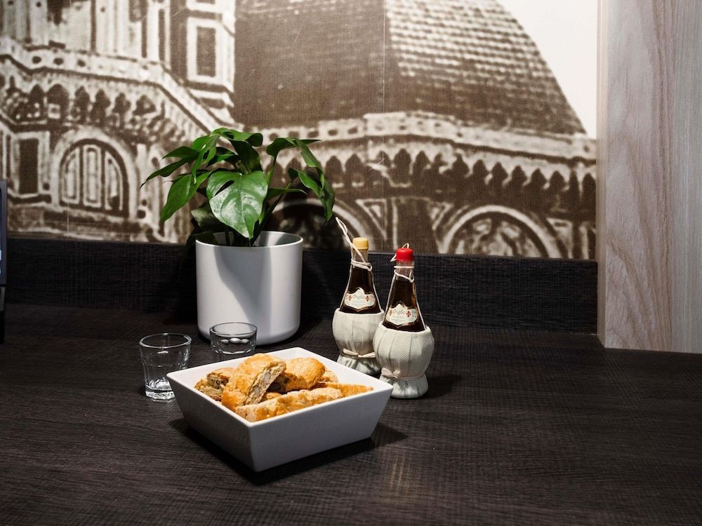 undefined Mercure Firenze Centro 8
