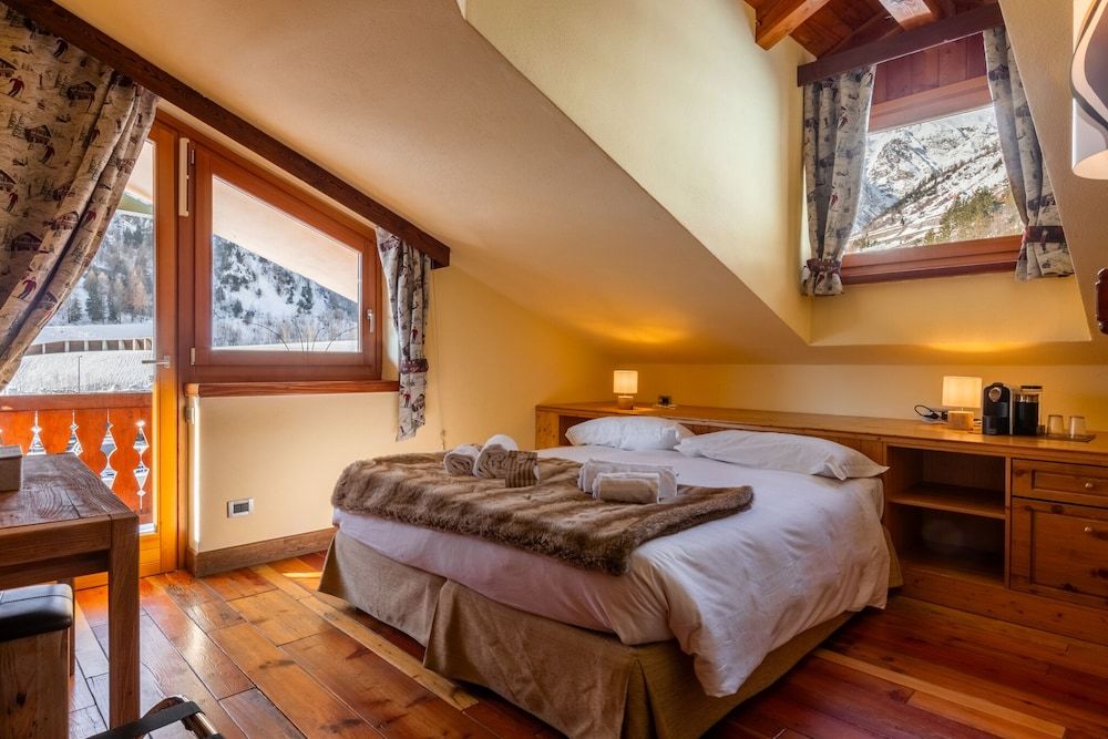 Shatush Hotel
