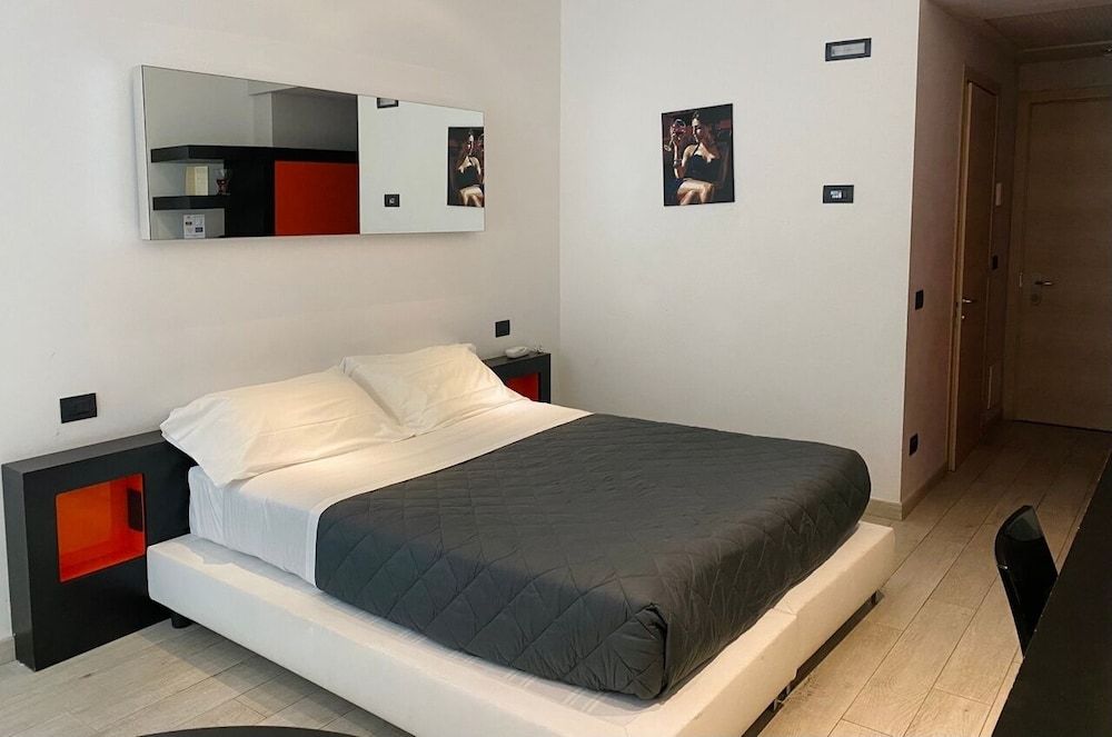 Blue Shades Aparthotel Standard Double or Twin Room 11