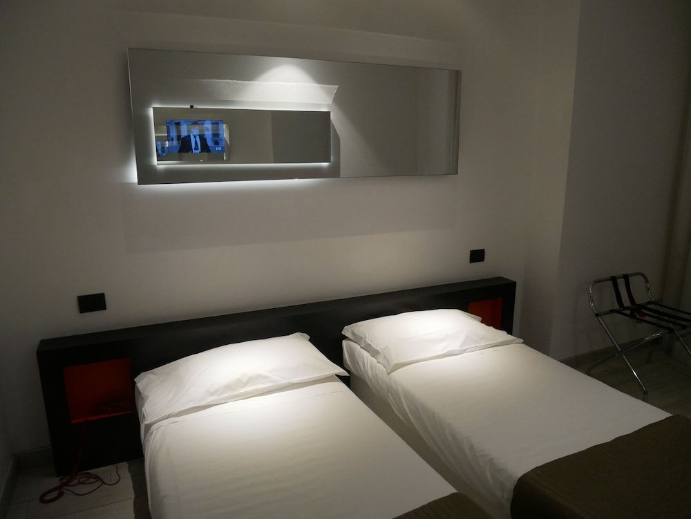 Blue Shades Aparthotel Standard Double or Twin Room 2