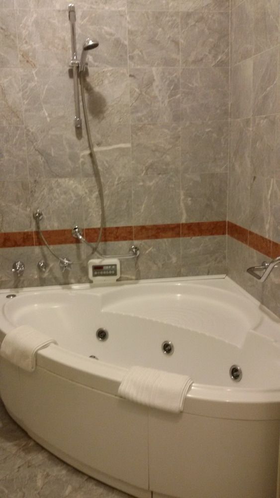 Miramonti Majestic Grand Hotel Presidential Suite, 1 King Bed 5