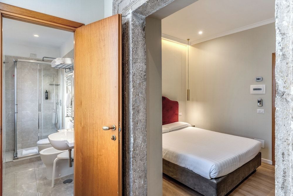 Flower Garden Hotel Rome Superior Double Room 11