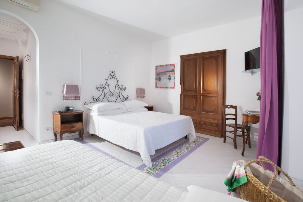 Standard Triple Room, Sea View