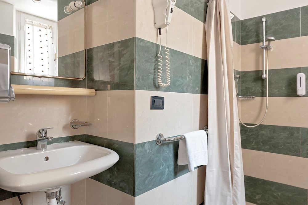 The Port Residence Double Room Single Use 6