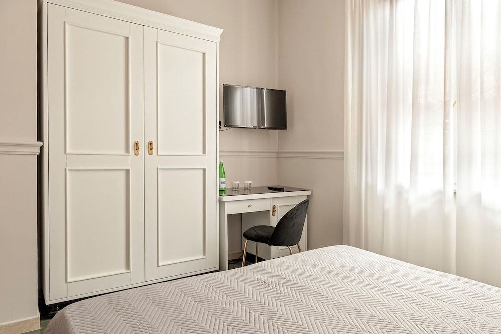 The Port Residence Triple Room 11