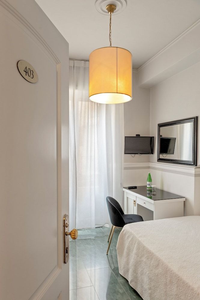 The Port Residence Double Room Single Use 7