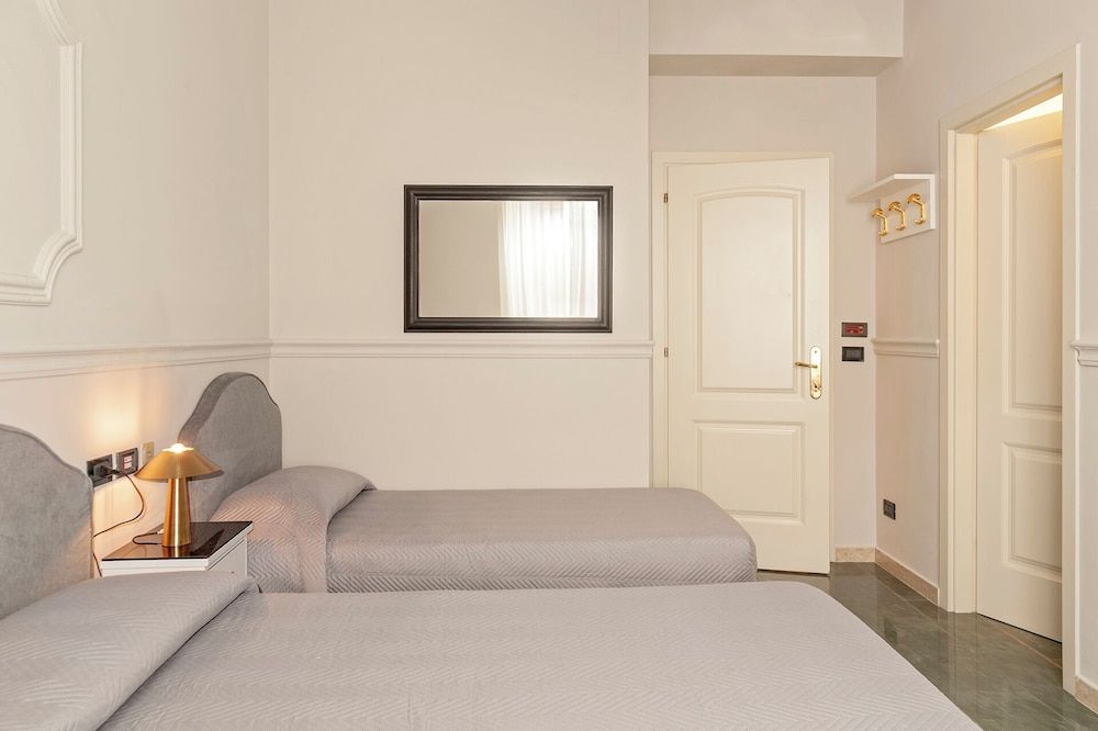 The Port Residence Triple Room 5