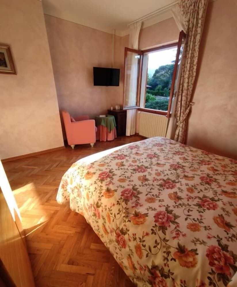 Deluxe Double Room, Garden View