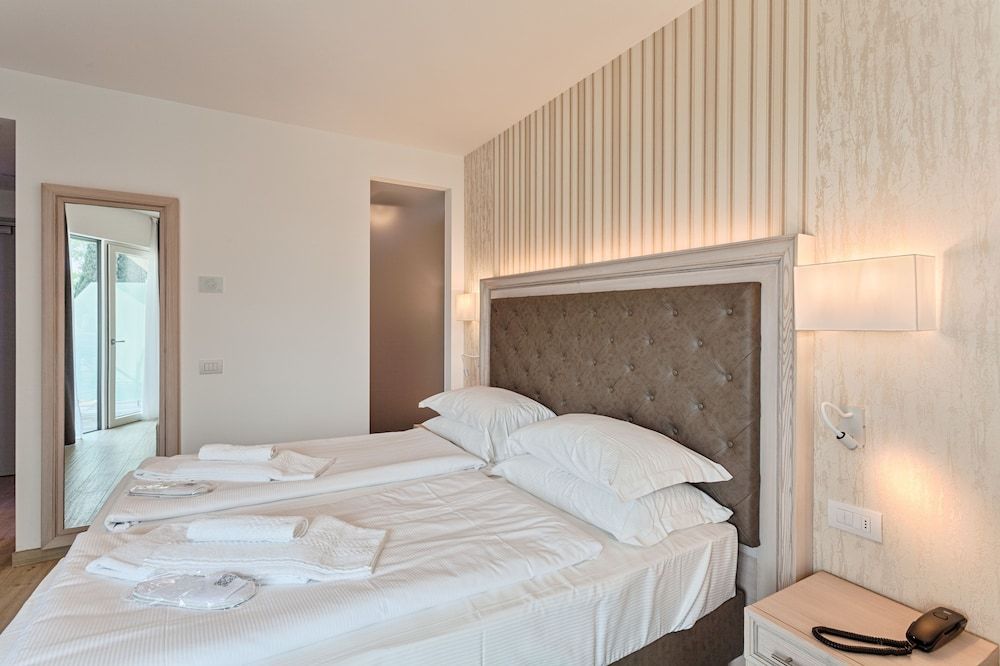Comfort Triple Room, Balcony, Lake View