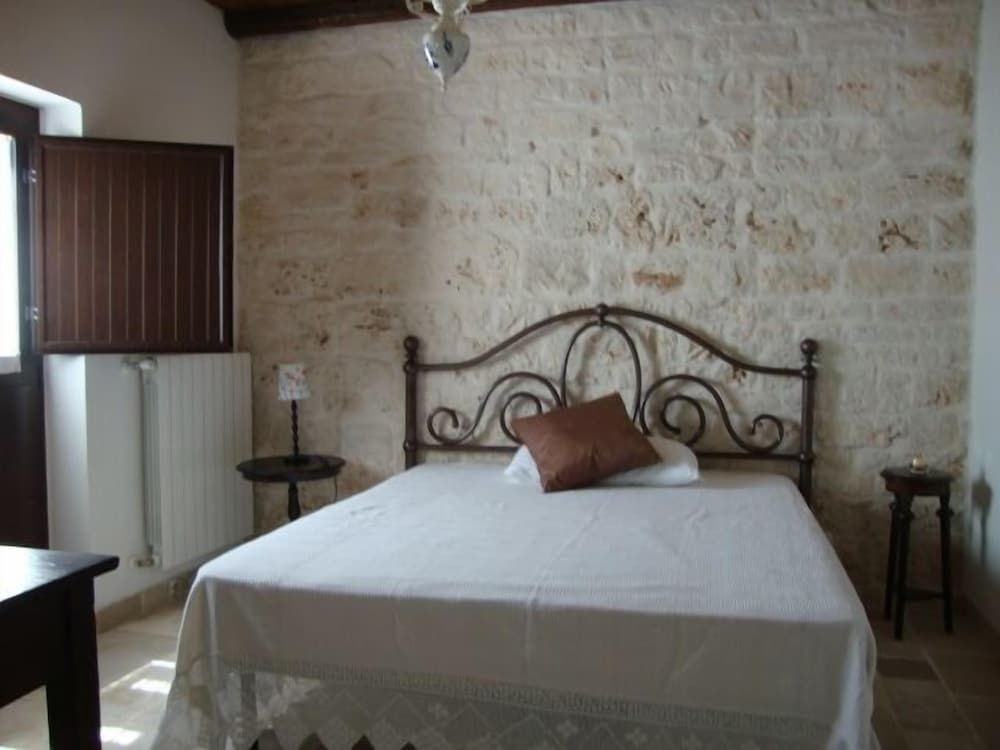 Fontana Vecchia Bed & Breakfast Standard Double Room, 1 Double Bed, Private Bathroom, Garden View
