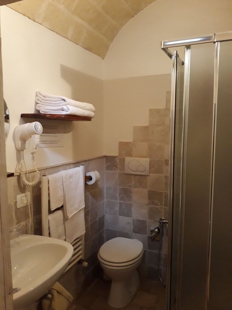 Fontana Vecchia Bed & Breakfast Design Double Room, Private Bathroom (Trullo Camino) 2