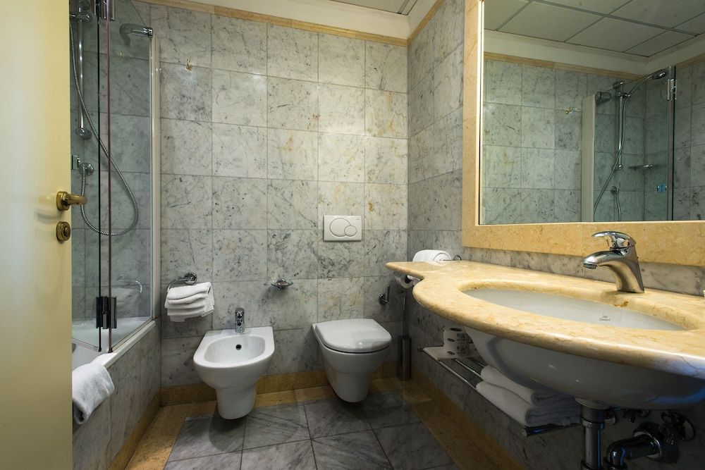 Hotel Villa Cappugi Deluxe Quadruple Room 4