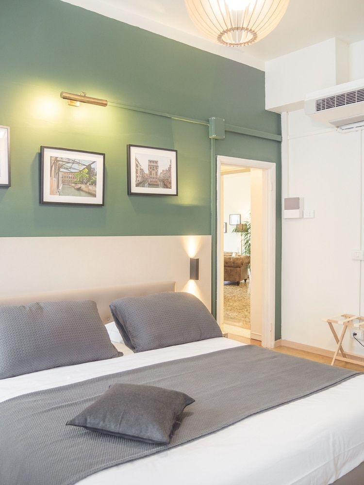 Grand Canal Suites Deluxe Room, 1 Bedroom 3