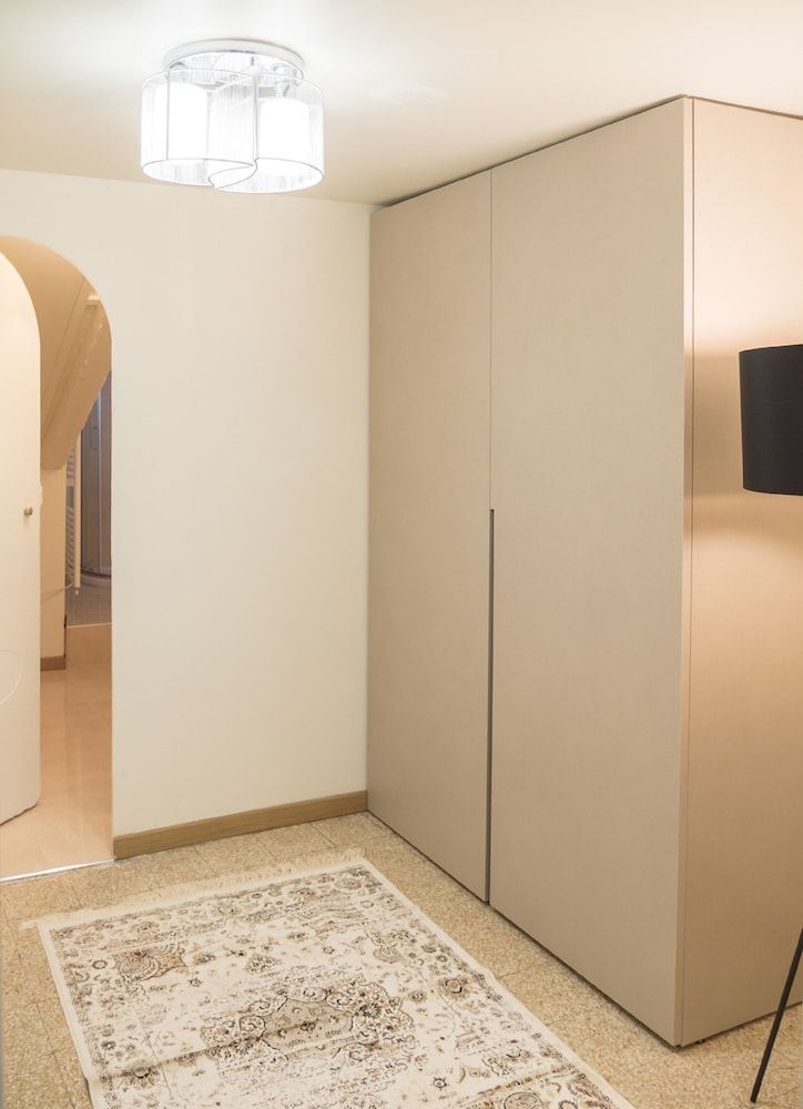 Grand Canal Suites Deluxe Room, Canal View 13