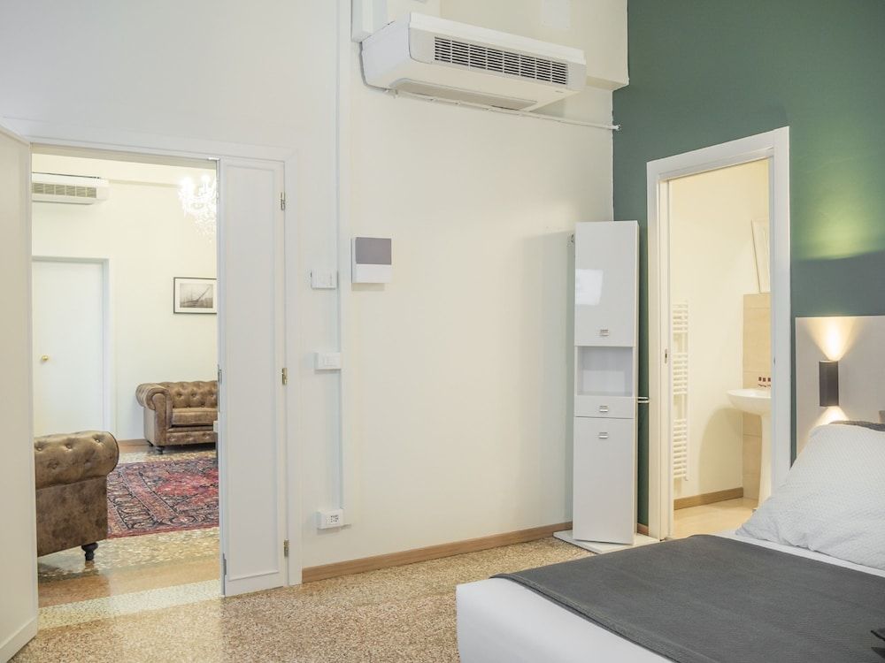 Grand Canal Suites Deluxe Room, 1 Bedroom, Grand Canal View 12