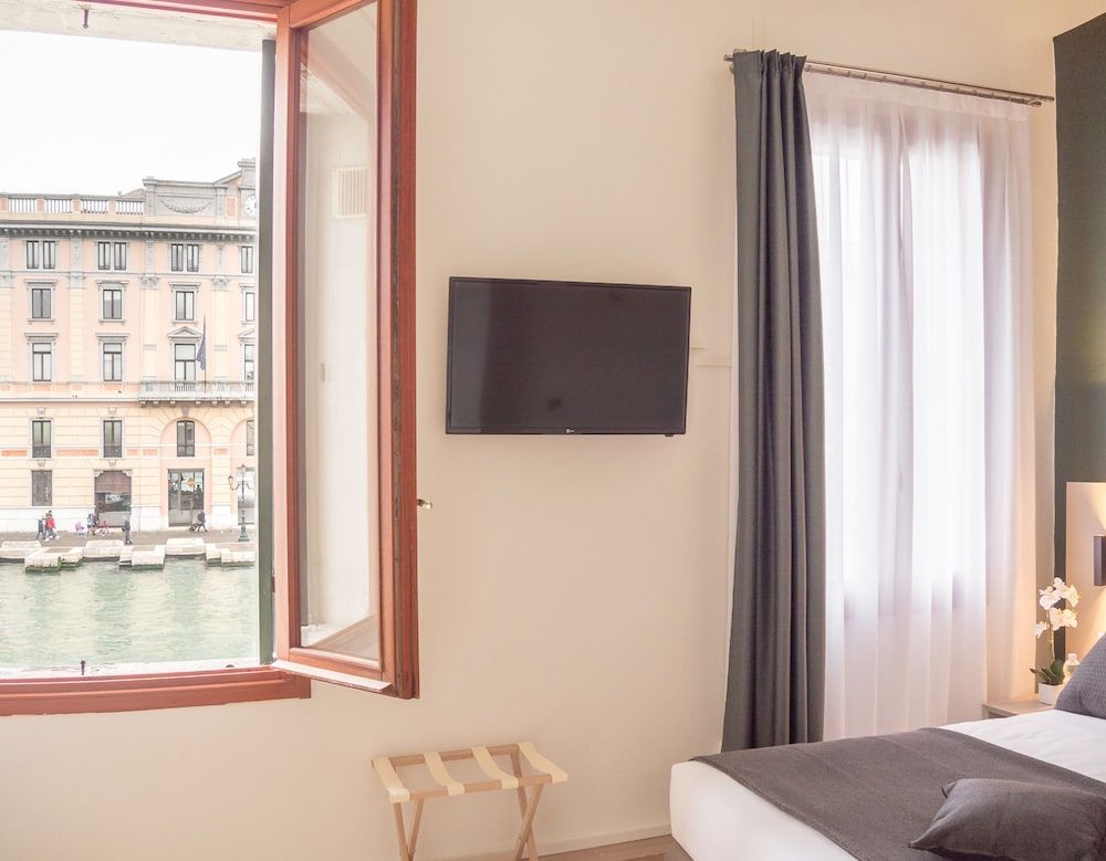 Grand Canal Suites Deluxe Room, 1 Bedroom, Grand Canal View 16