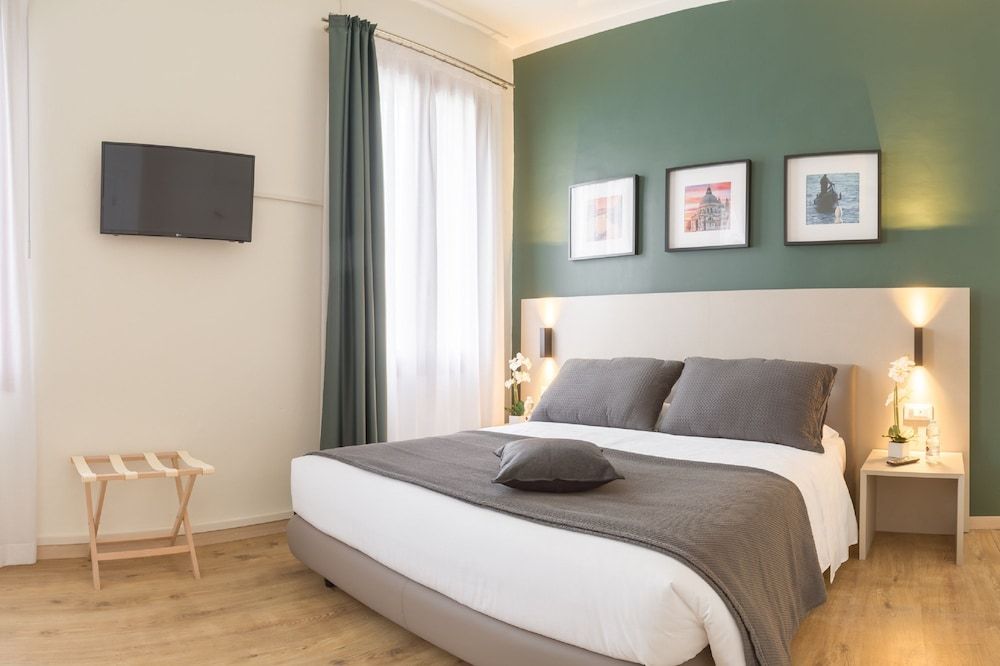 undefined Grand Canal Suites 3