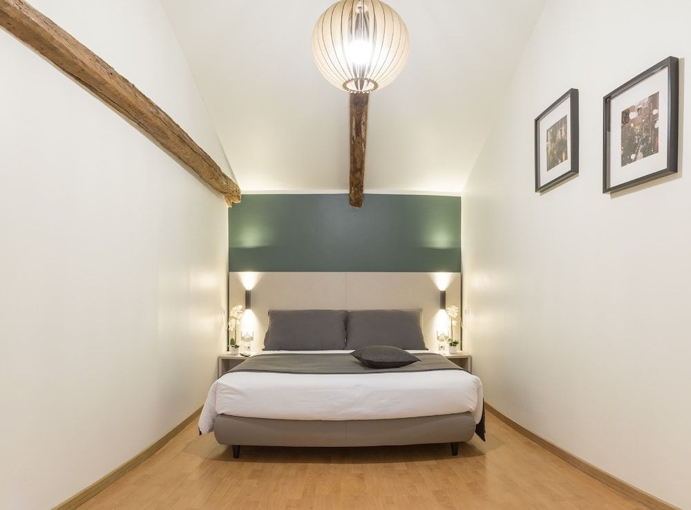 Grand Canal Suites Deluxe Room, Canal View 3